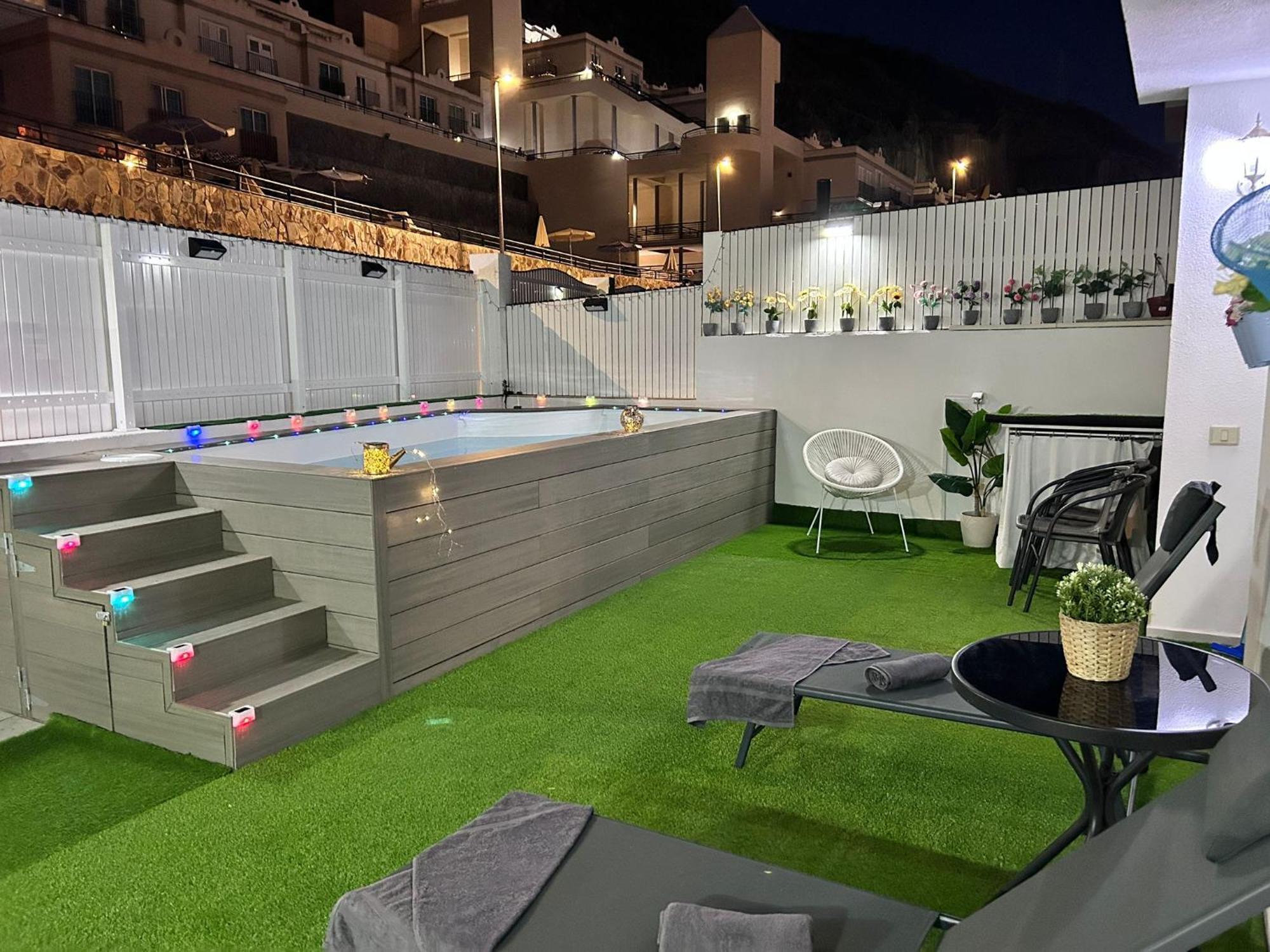 Big Villa Puerto Rico Streetfront With Private Saltwater Jacuzzi Pool, Bbq, Kitchen & 3 Terraces Near Shopping Center プエルトリコ エクステリア 写真