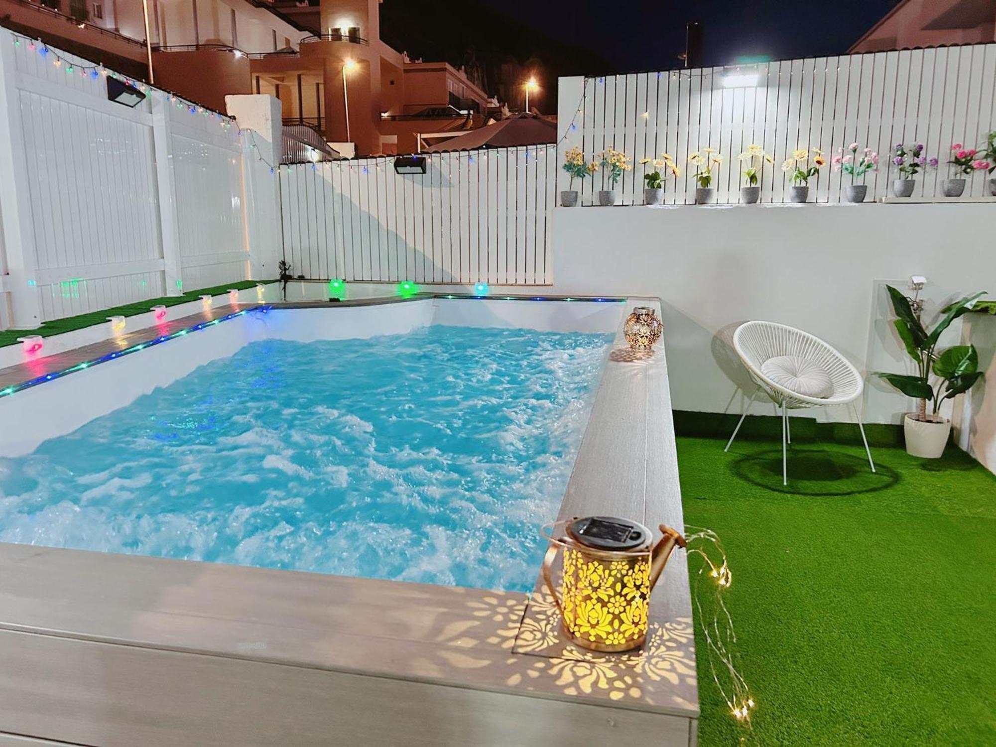 Big Villa Puerto Rico Streetfront With Private Saltwater Jacuzzi Pool, Bbq, Kitchen & 3 Terraces Near Shopping Center プエルトリコ エクステリア 写真
